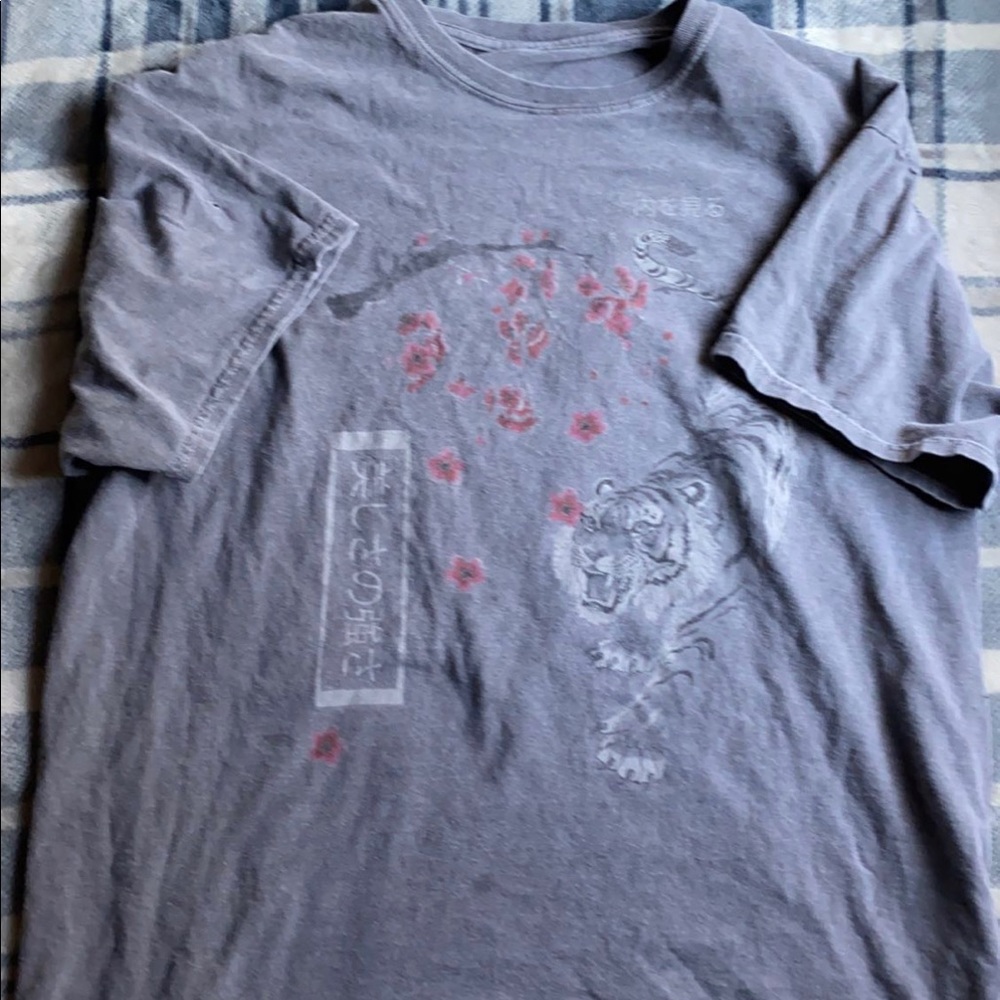Tiger tee